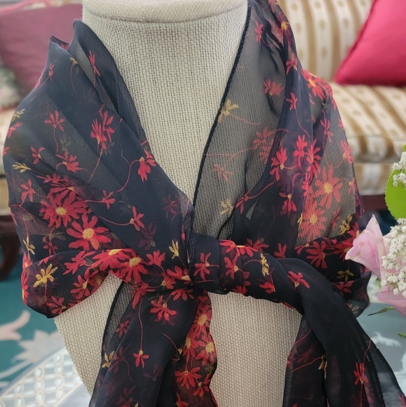 Vintage black with flower scarf. Very large. Versatile. - Picture 3 of 10